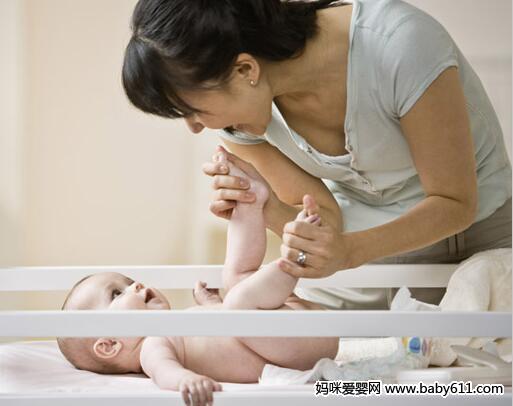 新媽如何從寶寶大便看健康狀況