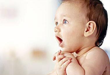 新生兒打嗝解決方法!
