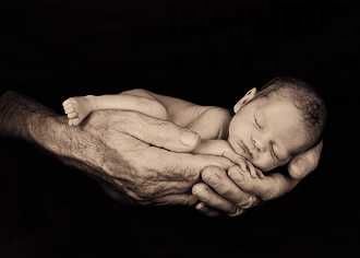 精心護理新生兒的注意事項 精心護理新生兒的注意事項