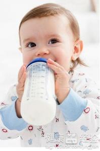 如何給寶寶挑選奶瓶呢？