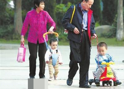 讓老人帶孩子是無奈還是無愛?過來人都後悔了